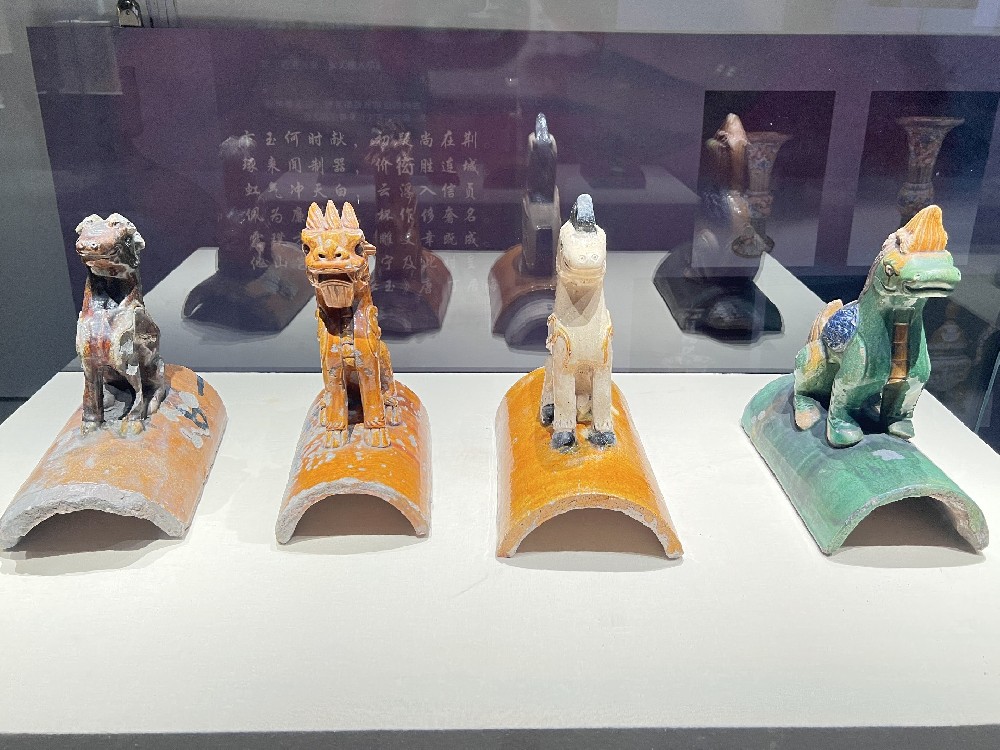“金玉满堂•沈阳故宫奢华典藏展”在哈密市博物馆开展